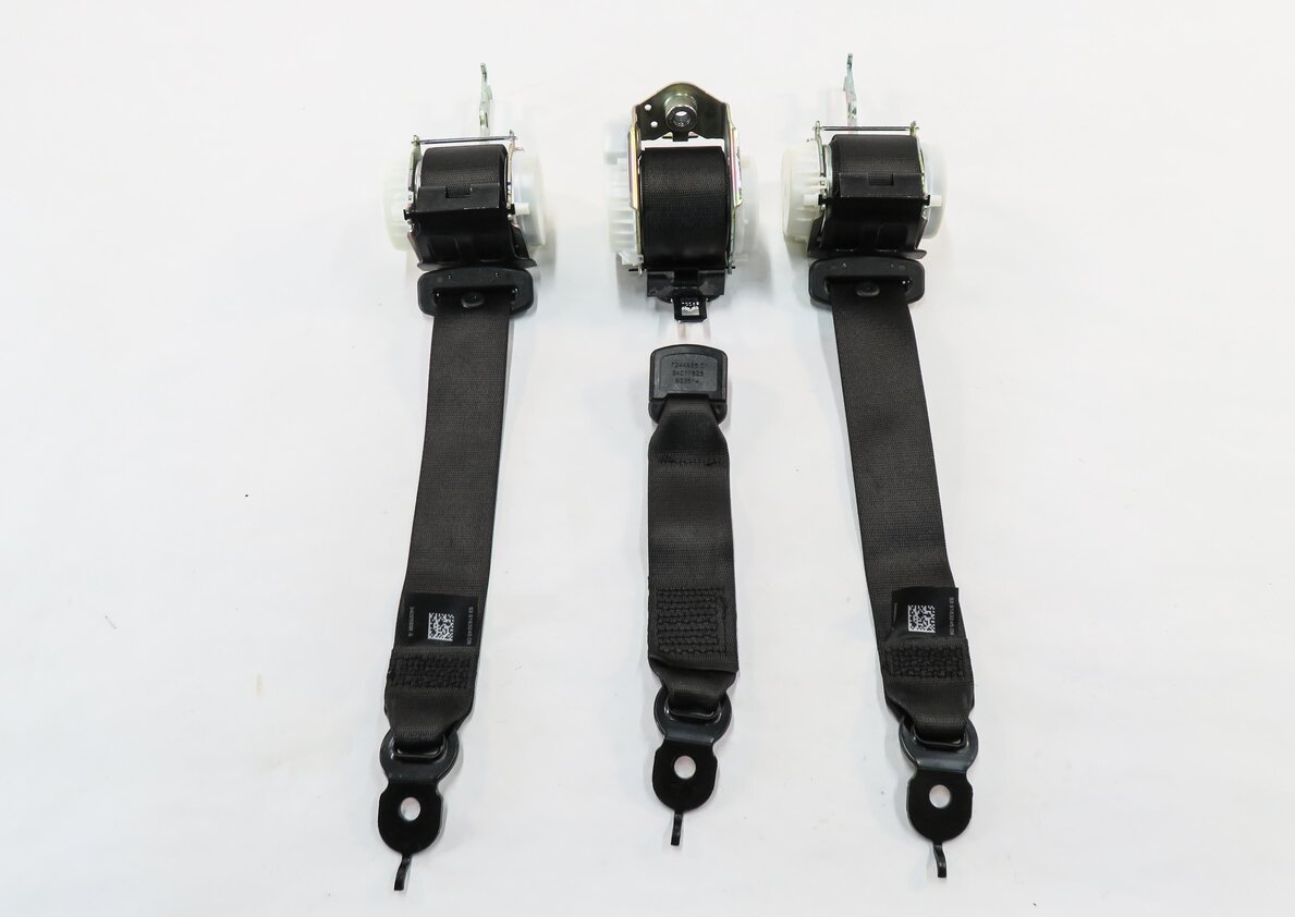 Thumbnail 4: 2015 BMW 535i (F10) REAR SEAT SEATBELT RETRACTOR SET-3 (BLACK)
