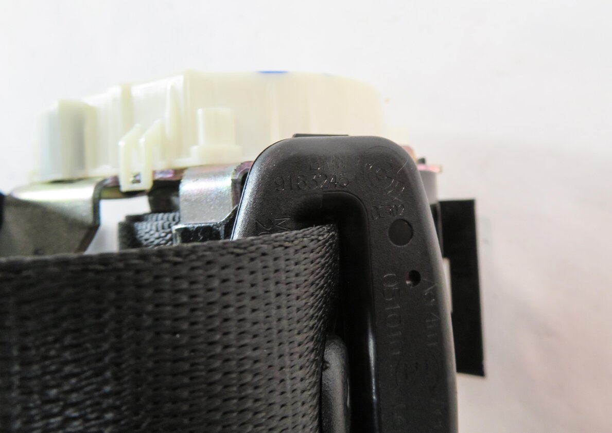 Thumbnail 7: 2015 BMW 535i (F10) REAR SEAT SEATBELT RETRACTOR SET-3 (BLACK)