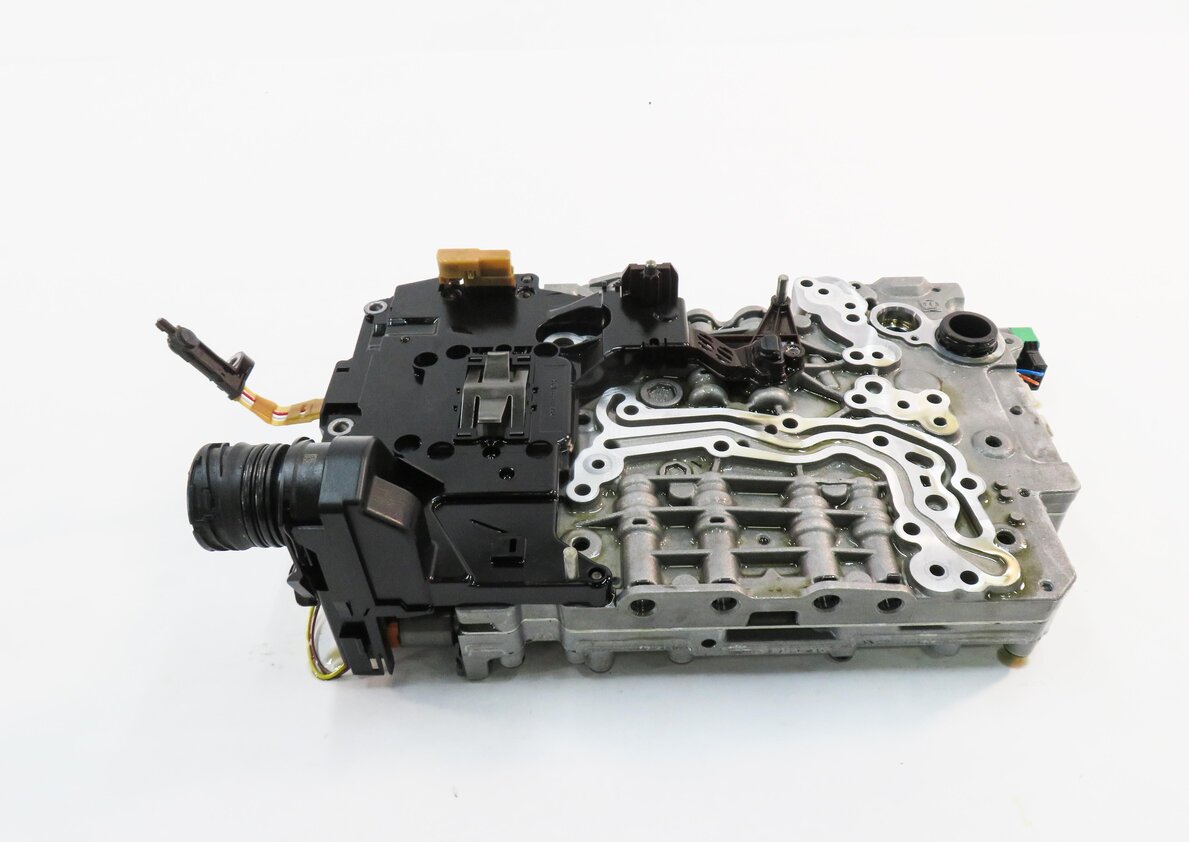 Thumbnail 2: 14-18 BMW 335i 435i 535i 535iGT X5 (F07 F10 F15 F30 F32) 3.0L - A/T VALVE BODY