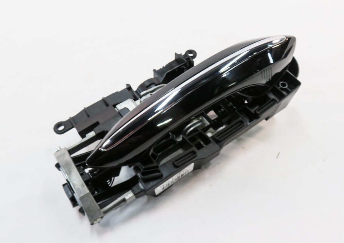 Thumbnail 1: 09-18 BMW 528i 535i 550i 740i 750i 760i RIGHT FRONT COMFORT DOOR HANDLE (BLACK)