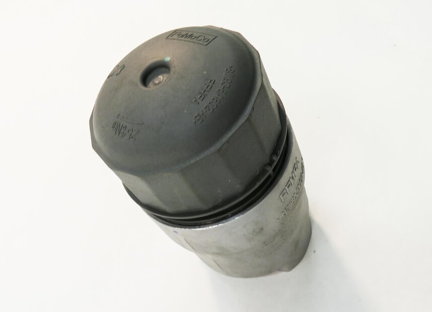 Thumbnail 3: 2012 RANGE ROVER (L322) 5.0L AJ133 SUPERCHARGED V8 ENGINE - OIL FILTER HOUSING