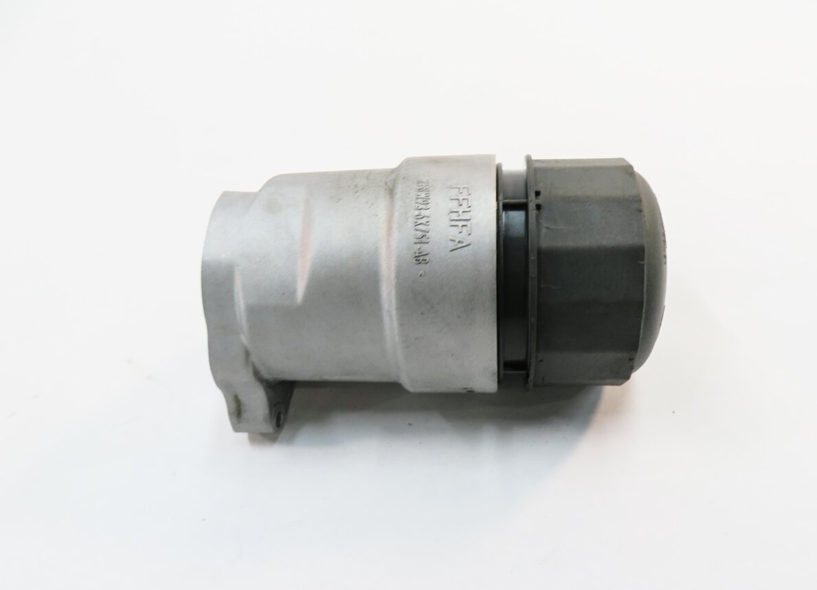 Thumbnail 6: 2012 RANGE ROVER (L322) 5.0L AJ133 SUPERCHARGED V8 ENGINE - OIL FILTER HOUSING