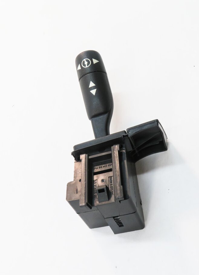 Thumbnail 3: 2012 RANGE ROVER (L322) STEERING COLUMN ADJUSTMENT SWITCH ARM