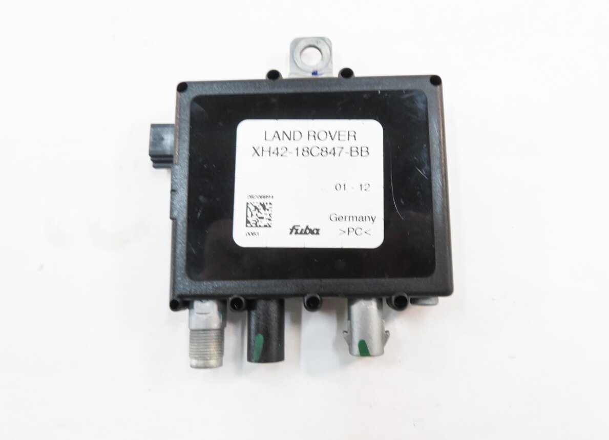 Thumbnail 2: 2012 RANGE ROVER (L322) ANTENNA AMP AMPLIFIER CIRCUIT MODULE