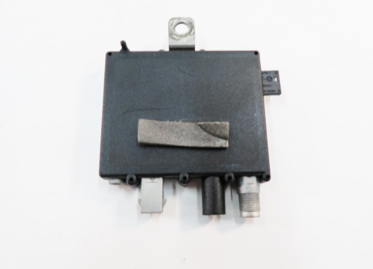 Thumbnail 5: 2012 RANGE ROVER (L322) ANTENNA AMP AMPLIFIER CIRCUIT MODULE