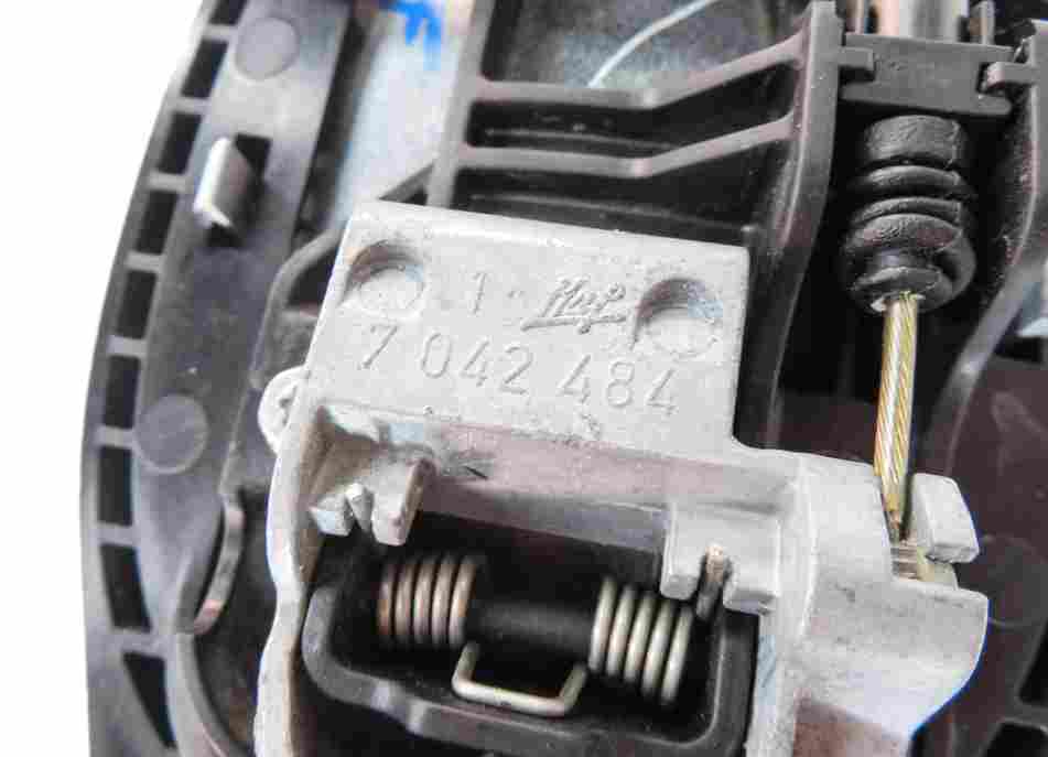 Thumbnail 7: 2010-2012 RANGE ROVER (L322) FRONT / REAR - PASSENGER DOOR HANDLE (FUJI WHITE)