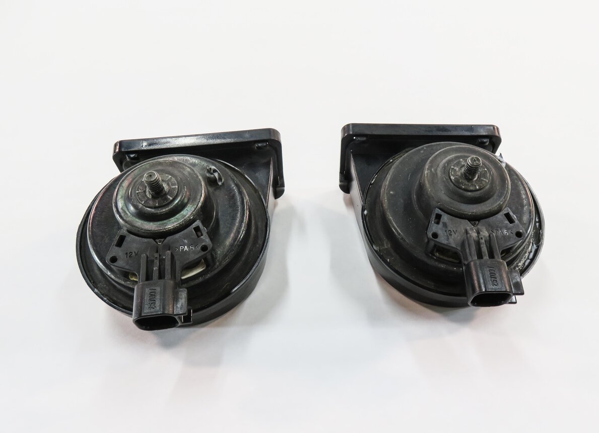 Thumbnail 6: 2010-2012 RANGE ROVER (L322) HIGH & LOW TONE SAFETY HORN SET-2