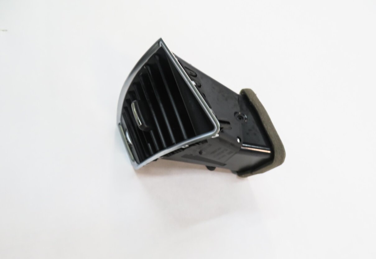 Thumbnail 3: 2014 AUDI Q5 (B8 8R) LEFT FRONT DRIVER DASH HEATER A/C AIR VENT