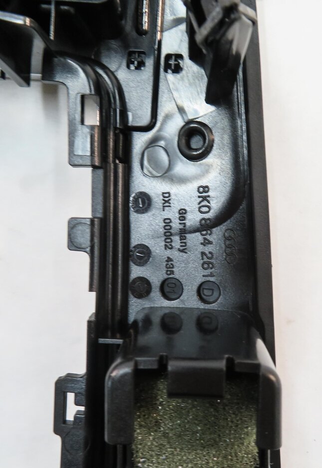 Thumbnail 8: 2014 AUDI Q5 (B8 8R) TRANSMISSION GEAR SHIFTER TRIM w/ PARKING BRAKE SWITCH