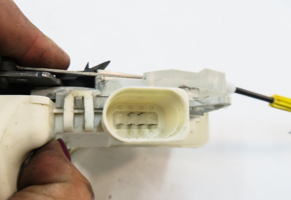 Thumbnail 6: 10-22 PORSCHE 911 CAYENNE PANAMERA AUDI A4 A5 A6 A7 Q7 S6 LEFT FRONT DOOR LATCH