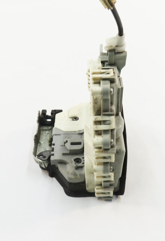 Thumbnail 3: 2010-2020 VW / PORSCHE - A3 A4 A8 S3 S4 Q5 MACAN PANAMERA - LEFT REAR DOOR LATCH