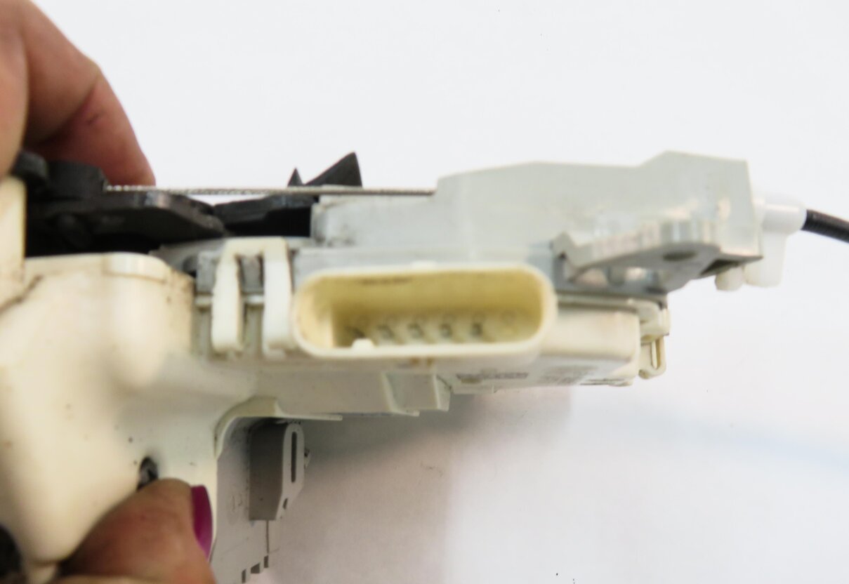 Thumbnail 5: 2010-2020 VW / PORSCHE - A3 A4 A8 S3 S4 Q5 MACAN PANAMERA - LEFT REAR DOOR LATCH