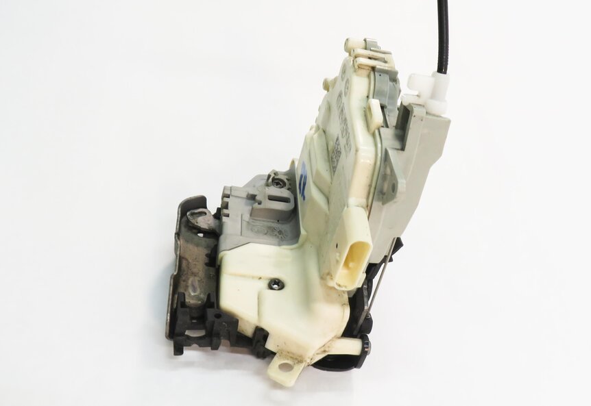 Thumbnail 3: 10-20 VW / PORSCHE - A3 A4 A8 S3 S4 Q5 MACAN PANAMERA - RIGHT REAR DOOR LATCH