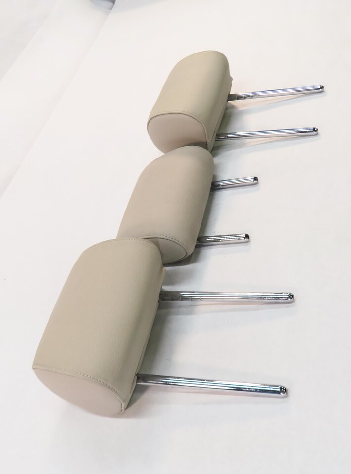 Thumbnail 4: 2012 BMW 550i (F10) REAR SEAT - LEFT / CENTER / RIGHT - HEADREST SET (OYSTER)