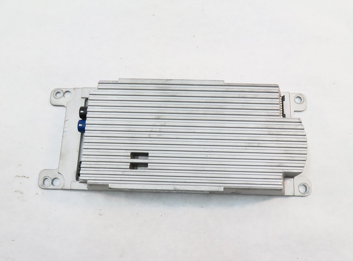 Thumbnail 2: 2012 BMW 550i (F10) BLUETOOTH TELEMATICS COMMUNICATION COMBOX CONTROL MODULE