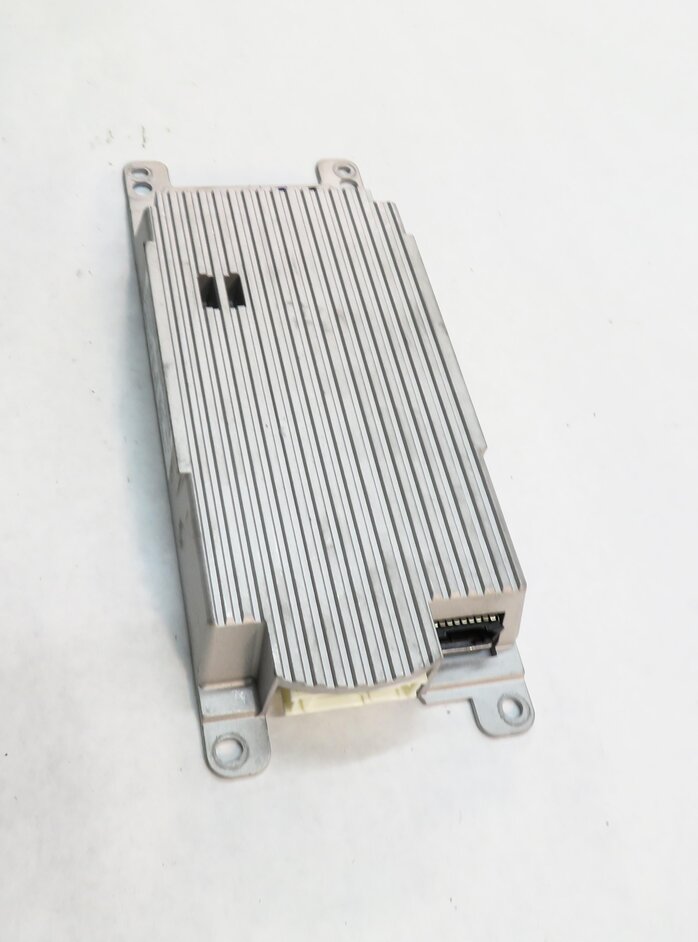 Thumbnail 4: 2012 BMW 550i (F10) BLUETOOTH TELEMATICS COMMUNICATION COMBOX CONTROL MODULE