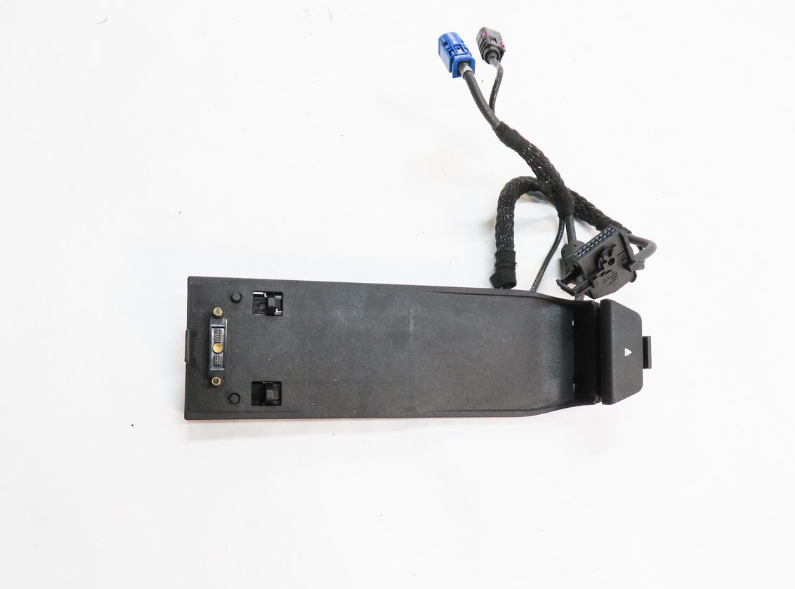 Thumbnail 4: 2012 BMW 550i (F10) FRONT CENTER CONSOLE CELL PHONE CRADLE