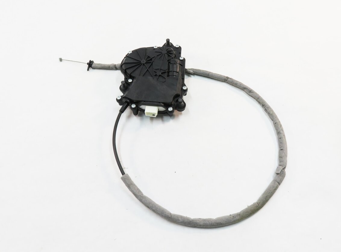 Thumbnail 2: 2012 BMW 550i (F10) REAR TRUNK SOFT CLOSE ACTUATOR MOTOR