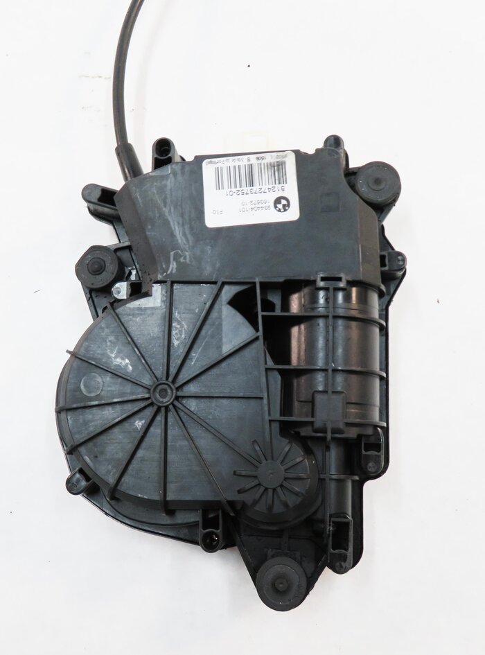 Thumbnail 5: 2012 BMW 550i (F10) REAR TRUNK SOFT CLOSE ACTUATOR MOTOR