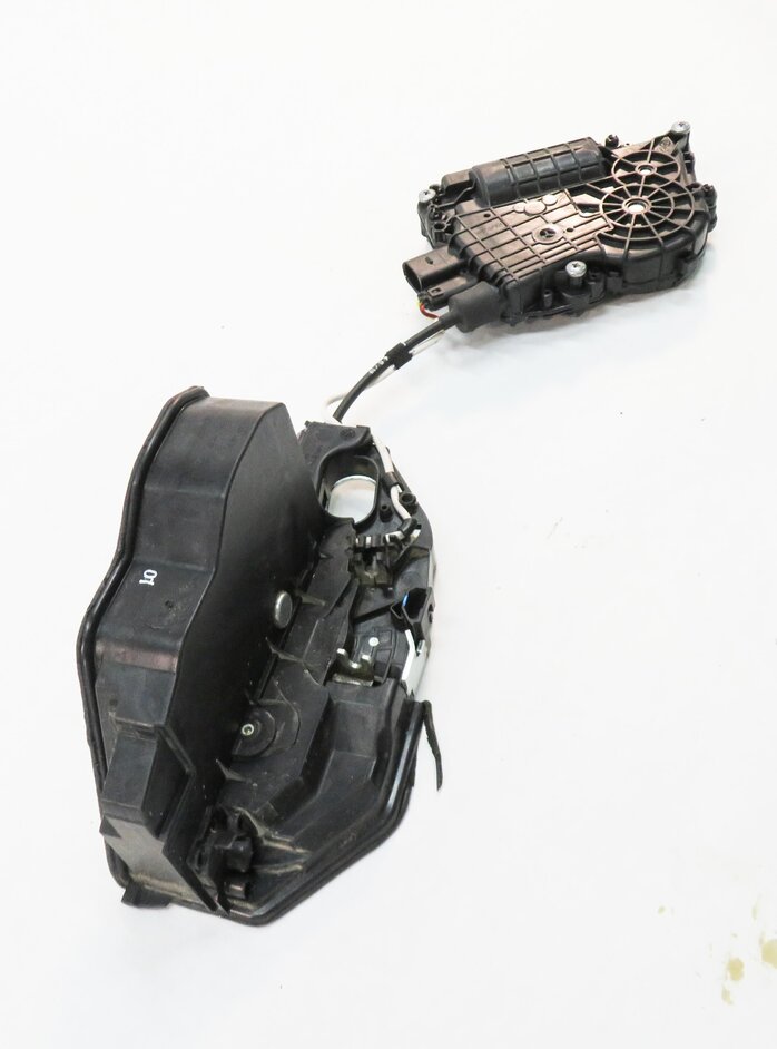 Thumbnail 4: 2011-2016 BMW 528i 535i 550i M5 (F10) RIGHT REAR SOFT CLOSE DOOR LOCK LATCH