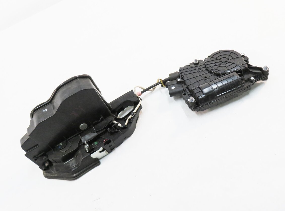 10-16 BMW 528i 535i 550i 750i 760i (F01 F10) RIGHT FRONT SOFT CLOSE DOOR LATCH