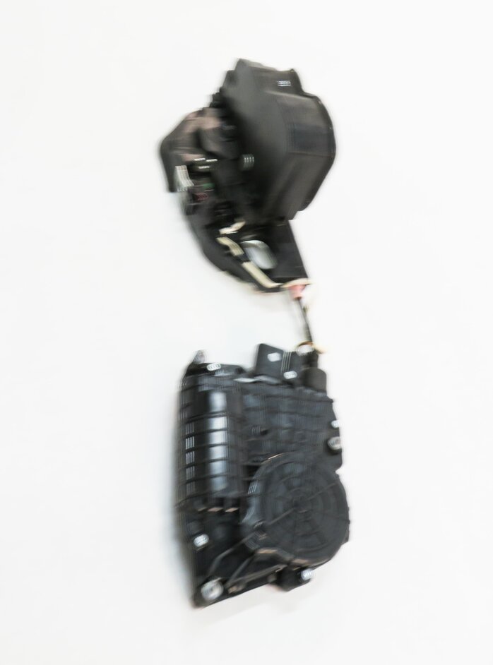 Thumbnail 3: 10-16 BMW 528i 535i 550i 750i 760i (F01 F10) RIGHT FRONT SOFT CLOSE DOOR LATCH