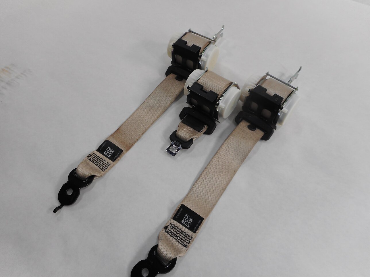 2012 BMW 550i (F10) REAR SEAT SEATBELT RETRACTOR SET-3 (OYSTER)