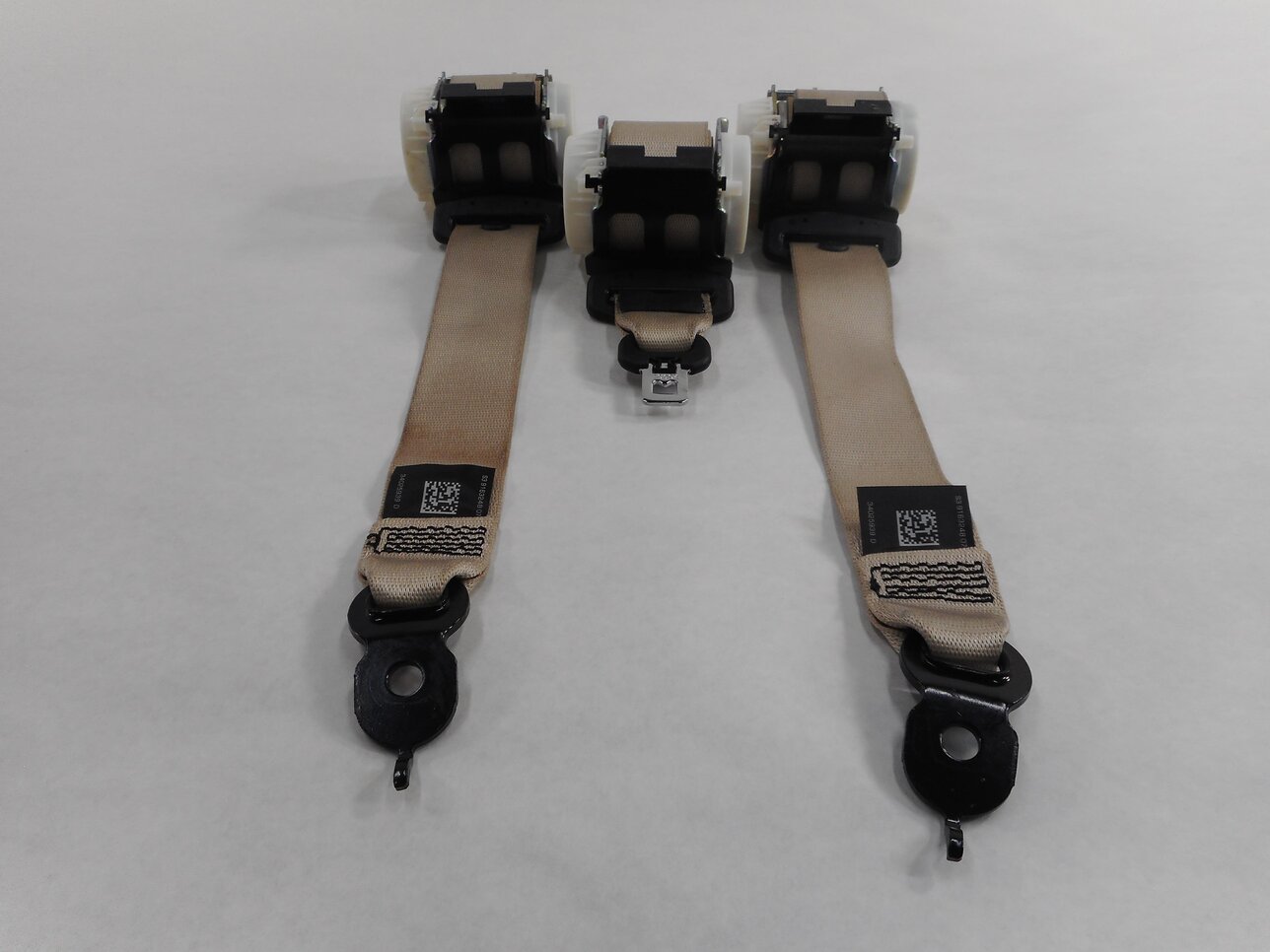 Thumbnail 2: 2012 BMW 550i (F10) REAR SEAT SEATBELT RETRACTOR SET-3 (OYSTER)
