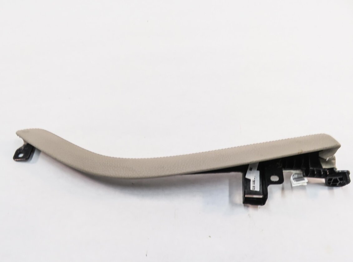 Thumbnail 5: 2012 BMW 550i (F10) FRONT CENTER CONSOLE EDGE TRIM (OYSTER LEATHER)