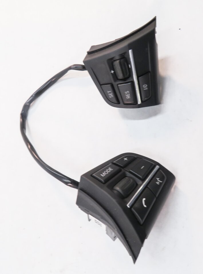 Thumbnail 3: 2012 BMW 550i (F10) STEERING WHEEL SWITCH BUTTON SET-2