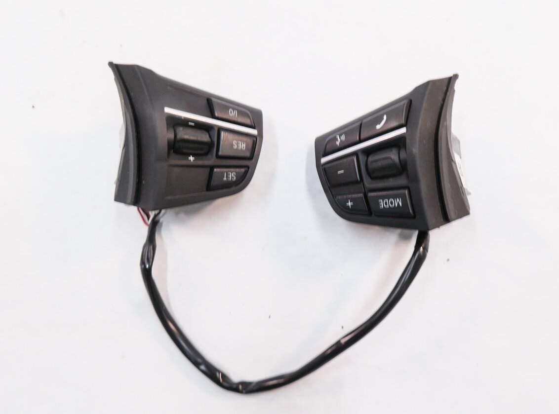 Thumbnail 5: 2012 BMW 550i (F10) STEERING WHEEL SWITCH BUTTON SET-2