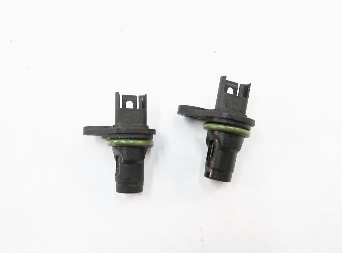 Thumbnail 5: 2012 BMW 550i (F10) 4.4L N63 TWIN TURBO ENGINE - CAMSHAFT CAM POSITION SENSOR