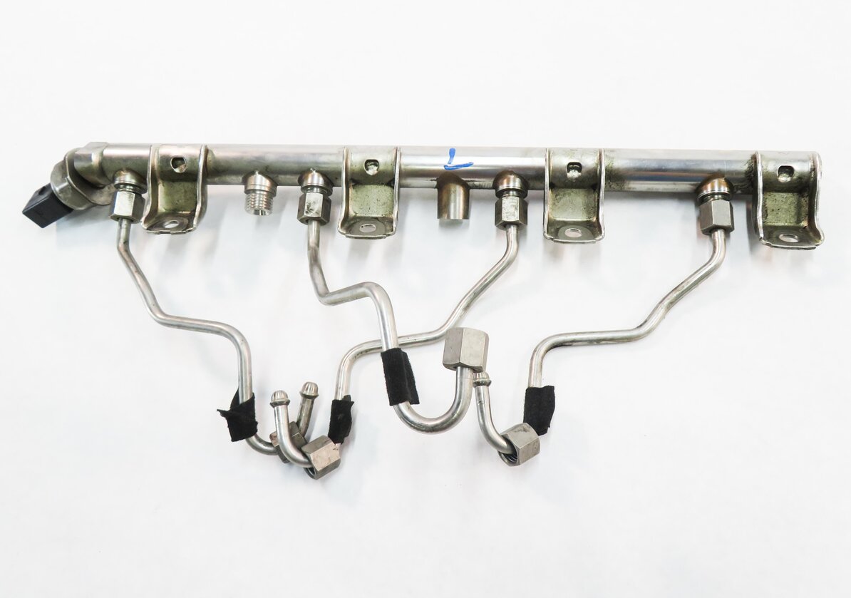 Thumbnail 9: 2012 BMW 550i (F10) 4.4L N63 TWIN TURBO ENGINE - LEFT & RIGHT FUEL RAIL SET-2