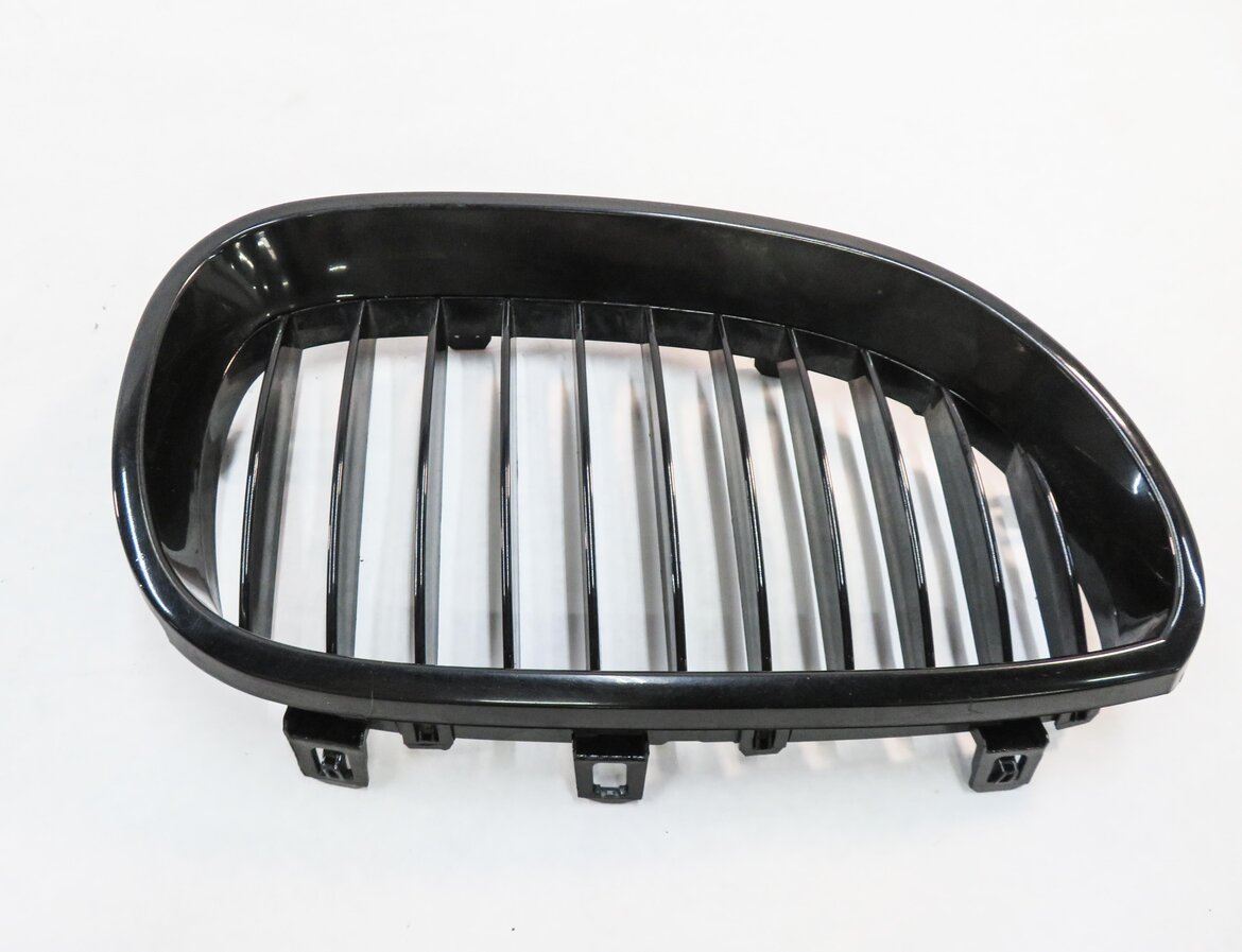 Thumbnail 5: 2006-2010 BMW 525i 528i 530i 535i 545i 550i M5 (E60) FRONT HOOD VENT GRILLE SET