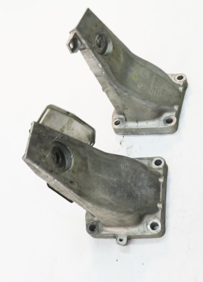 Thumbnail 3: 2008 BMW M5 ///M (E60) 5.0L S85 V10 LEFT & RIGHT ENGINE MOTOR MOUNT BRACKET SET