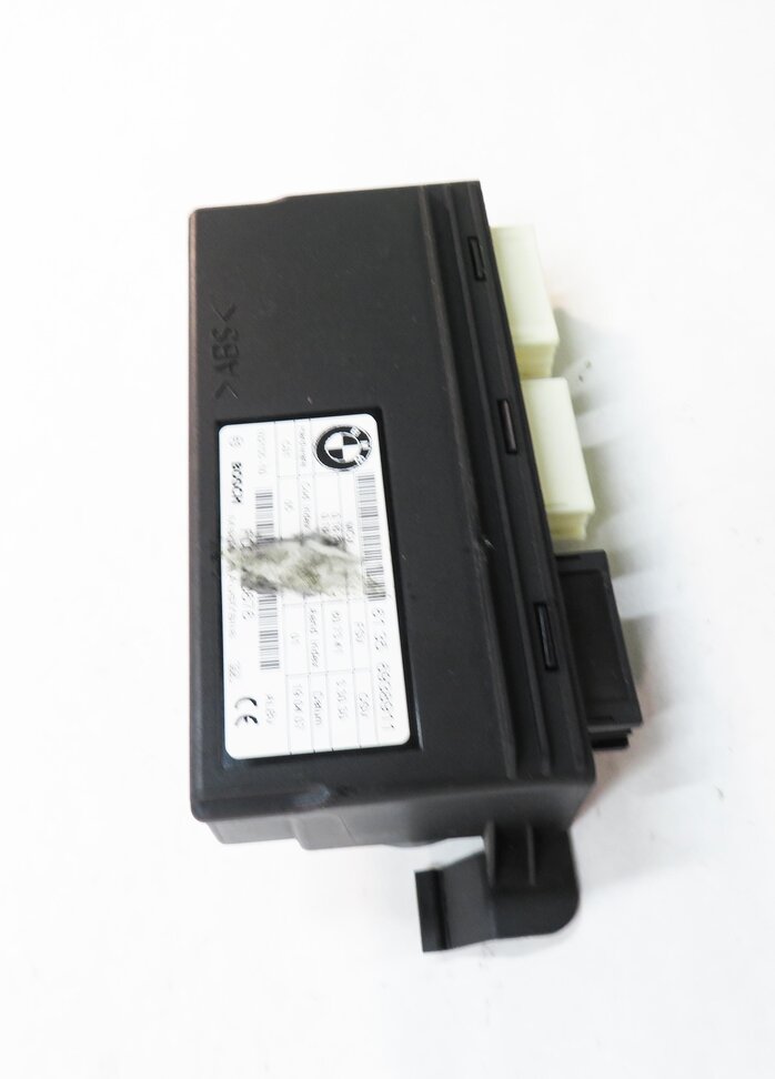 Thumbnail 3: 2008 BMW M5 ///M (E60) FRONT SEAT BACKREST CONTROL MODULE
