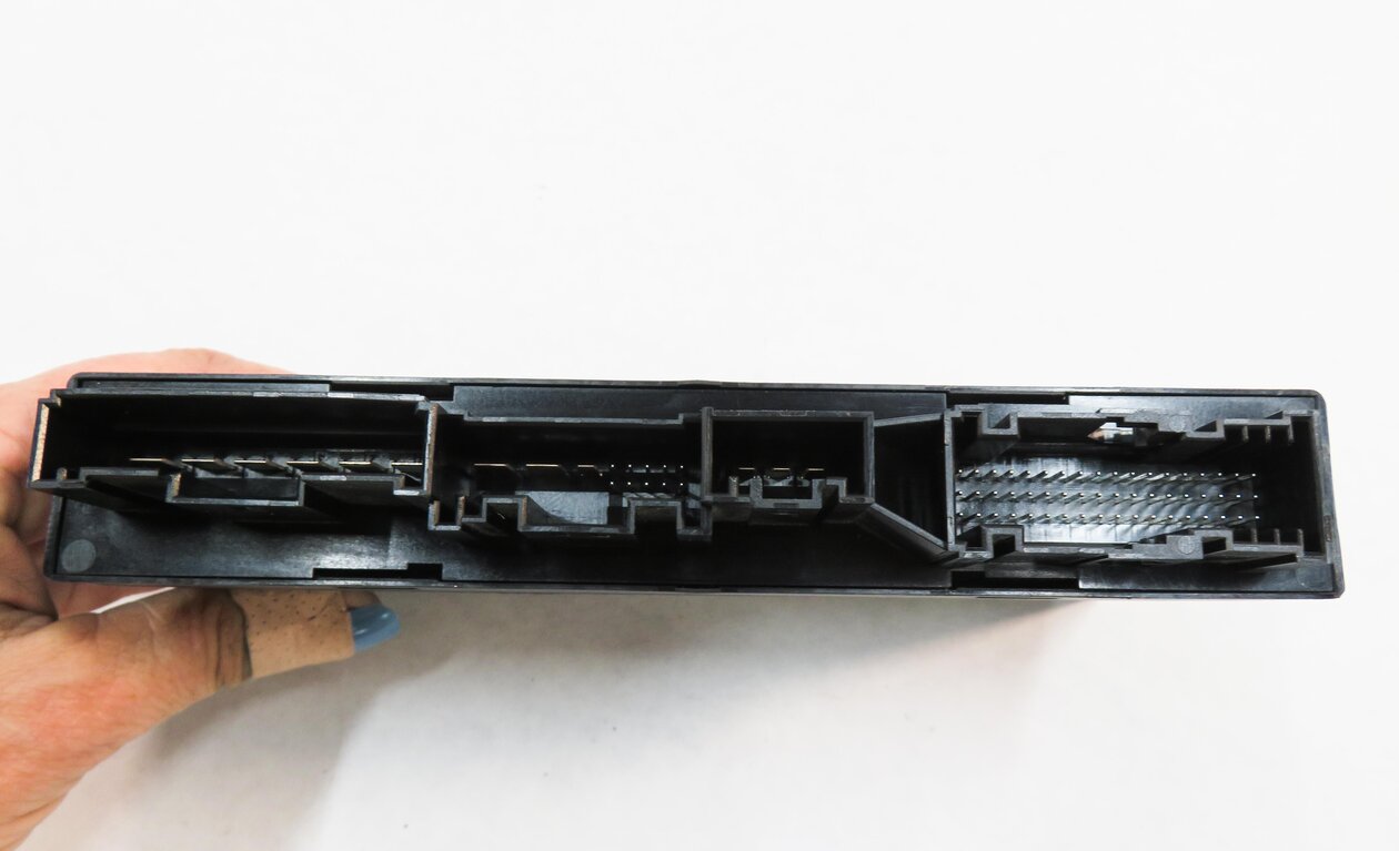 Thumbnail 6: 2008 BMW M5 ///M (E60) MAIN PRIMARY BODY CONTROL MODULE BCM