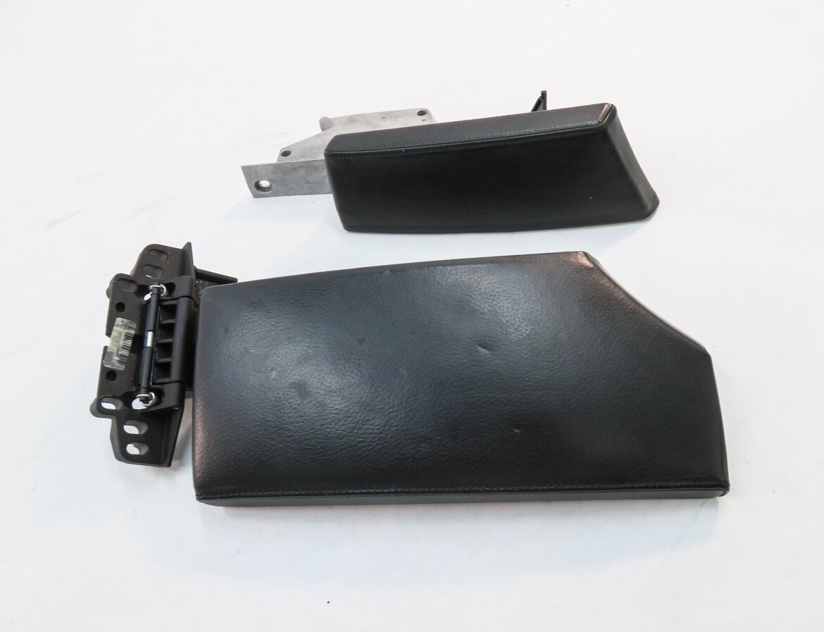 Thumbnail 2: 2006-2010 BMW M5 ///M (E60) FRONT CENTER CONSOLE ARM REST LID (BLACK LEATHER)