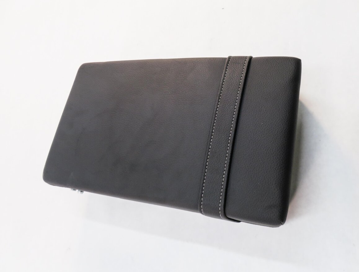Thumbnail 3: 2012 MERCEDES ML350 (W166) REAR SEAT CENTER CONSOLE ARMREST CUP HOLDER (BLACK)