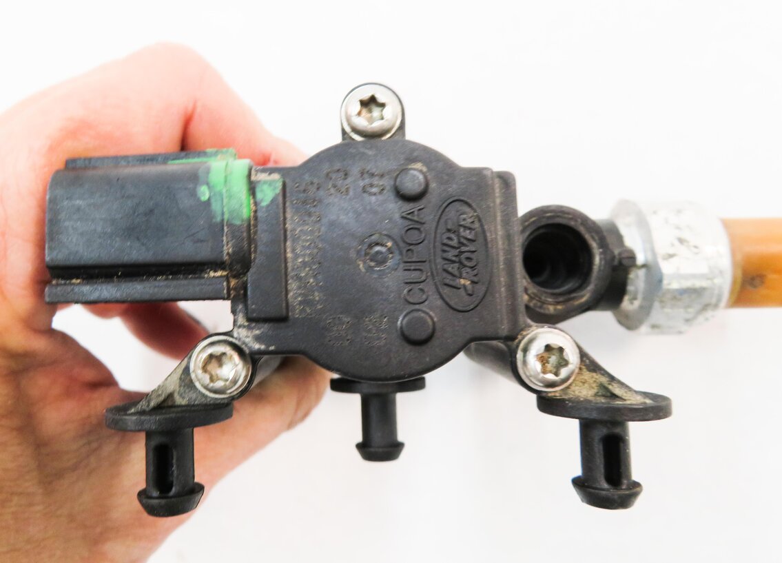 Thumbnail 8: 2007 RANGE ROVER SPORT (L320) AIR SUSPENSION VALVE BLOCK SET-3