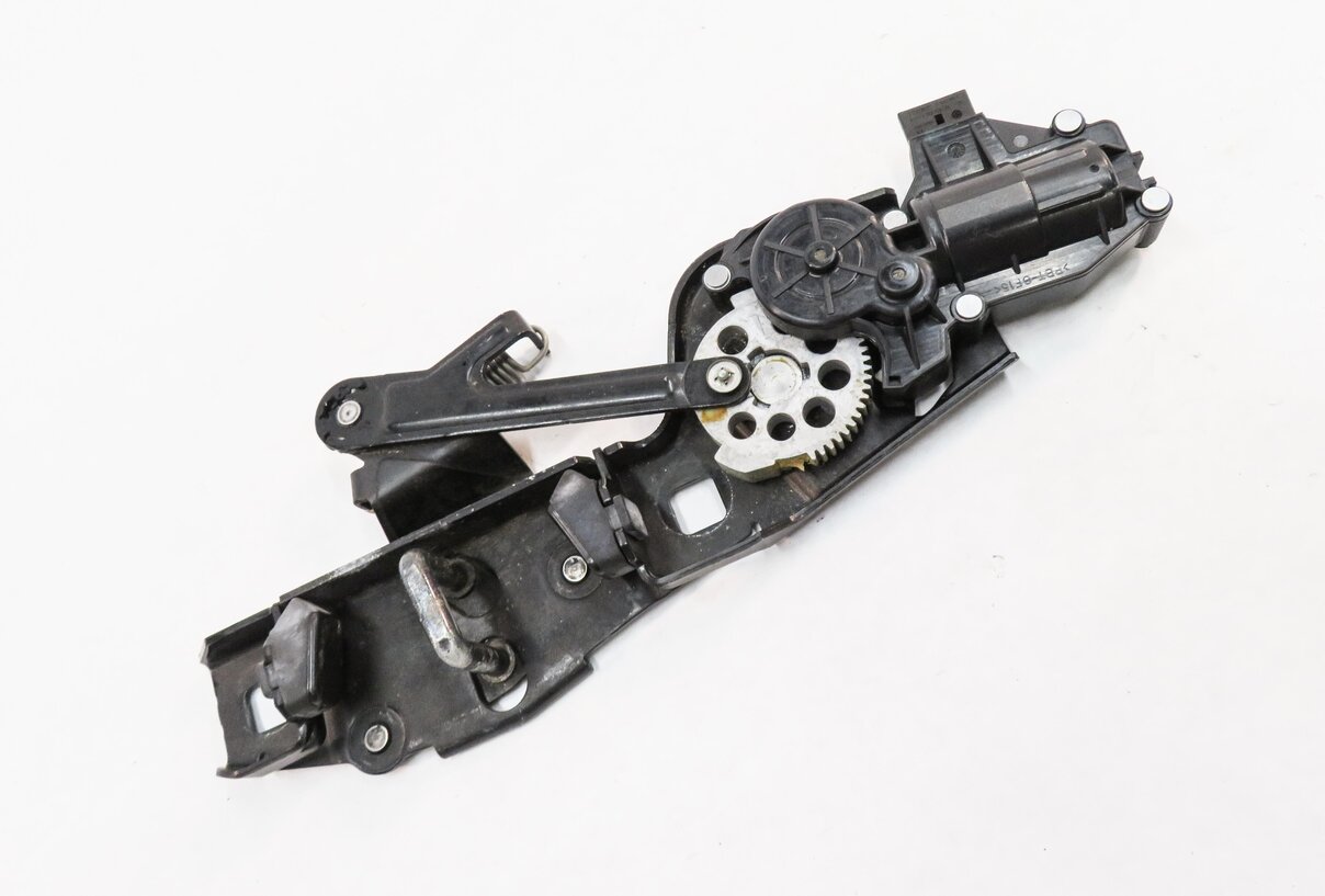 2007 RANGE ROVER SPORT (L320) REAR TRUNK LOCK LATCH ACTUATOR MOTOR STRIKER PLATE