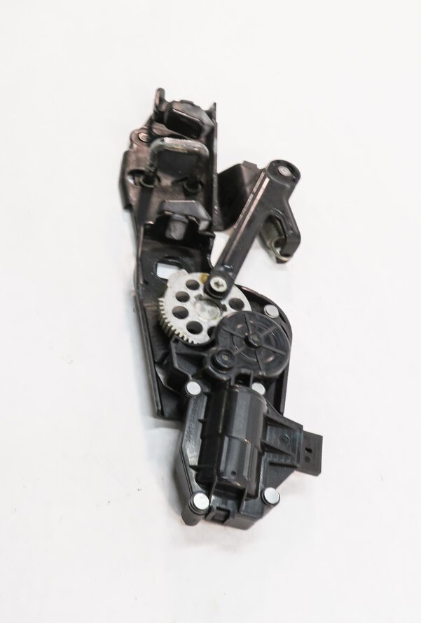 Thumbnail 3: 2007 RANGE ROVER SPORT (L320) REAR TRUNK LOCK LATCH ACTUATOR MOTOR STRIKER PLATE