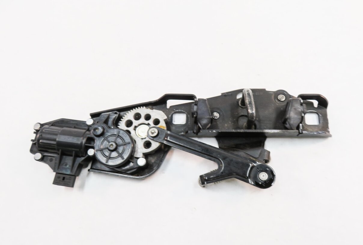 Thumbnail 5: 2007 RANGE ROVER SPORT (L320) REAR TRUNK LOCK LATCH ACTUATOR MOTOR STRIKER PLATE