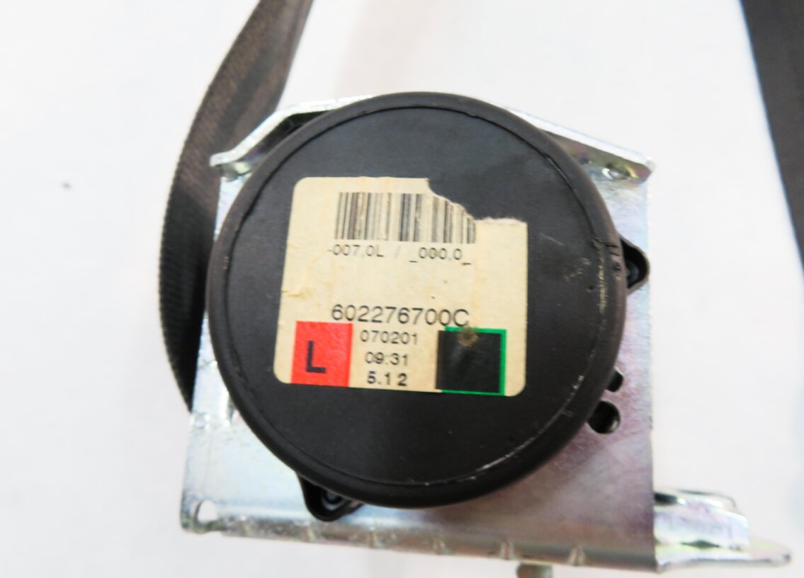 Thumbnail 6: 06-07 RANGE ROVER SPORT (L320) / LR3 - LEFT DRIVER SEATBELT RETRACTOR (BLACK)