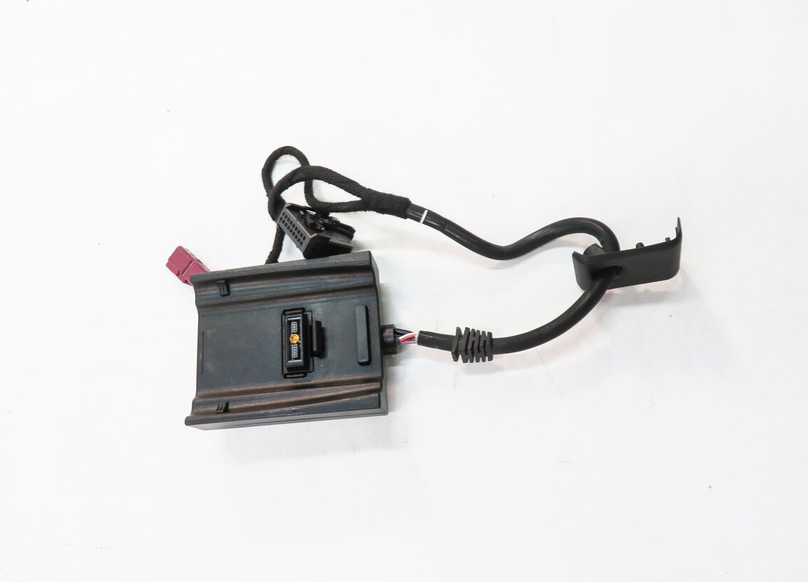 Thumbnail 3: 2007 RANGE ROVER SPORT (L320) FRONT CENTER CONSOLE PHONE DOCK