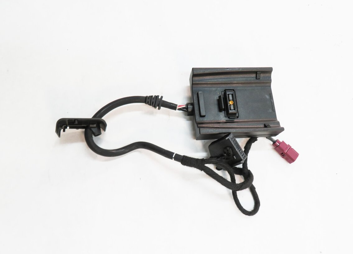 Thumbnail 4: 2007 RANGE ROVER SPORT (L320) FRONT CENTER CONSOLE PHONE DOCK