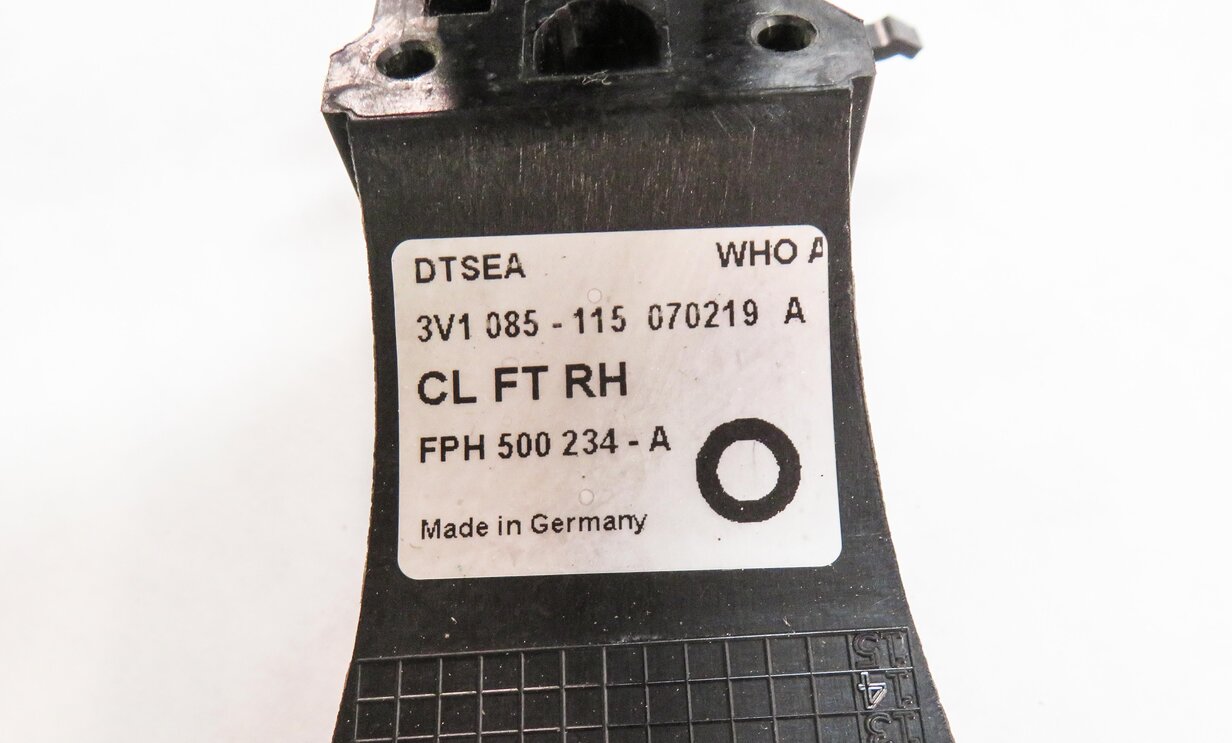 Thumbnail 6: 05-16 LR2 LR3 LR4 RANGE ROVER SPORT (L320 L494) RIGHT FRONT / REAR - DOOR HANDLE