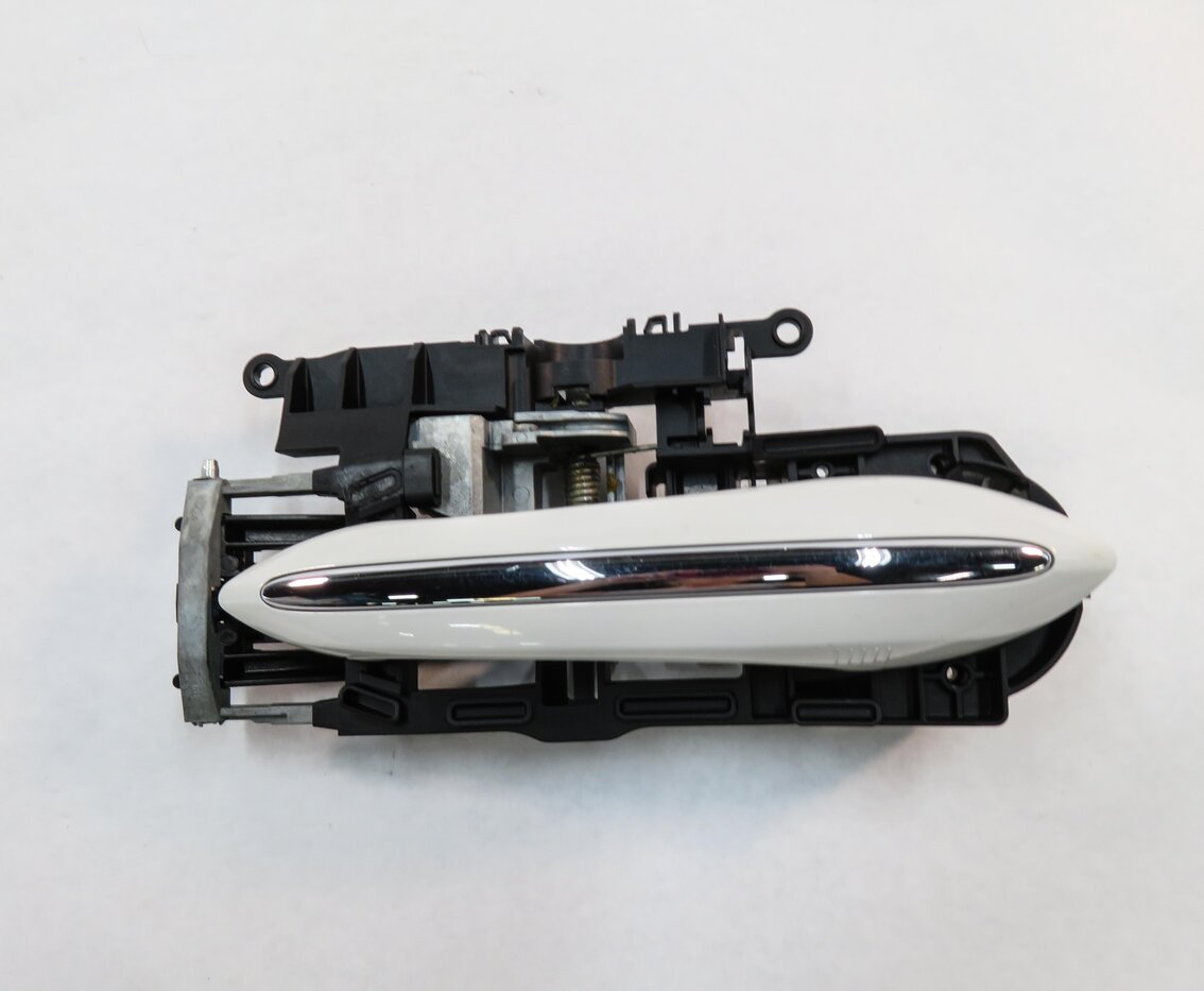 Thumbnail 2: 09-18 BMW 528i 535i 550i 740i 750i 760i RIGHT REAR COMFORT DOOR HANDLE (WHITE)