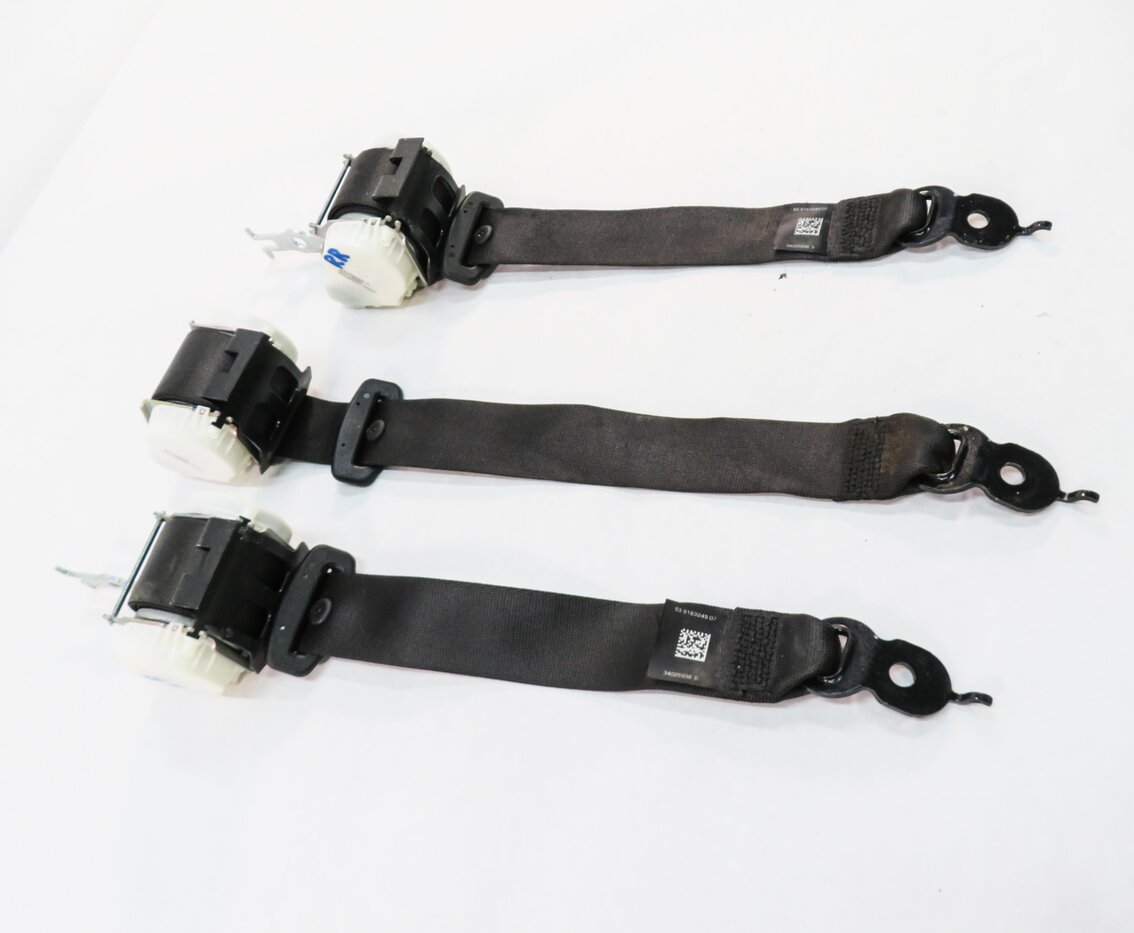 Thumbnail 4: 2012 BMW 535i (F10) REAR SEAT SEATBELT RETRACTOR SET-3 (BLACK)