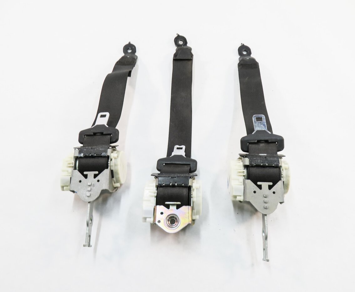 Thumbnail 5: 2012 BMW 535i (F10) REAR SEAT SEATBELT RETRACTOR SET-3 (BLACK)